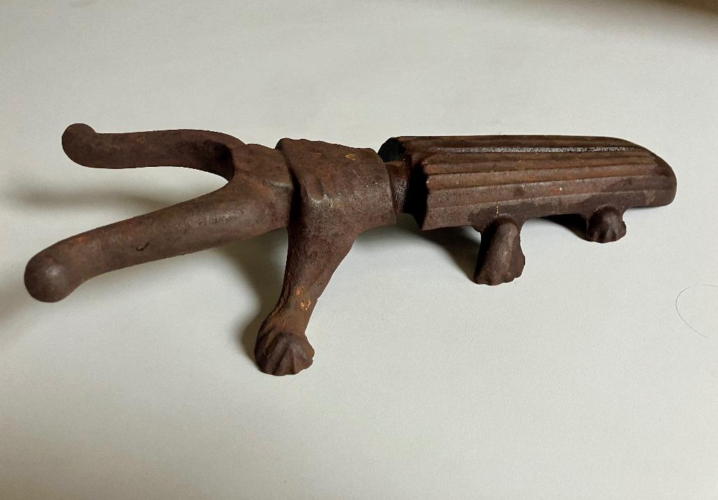 Antieke gietijzeren Laarzenknecht / Boot Jack, Enlèvement
