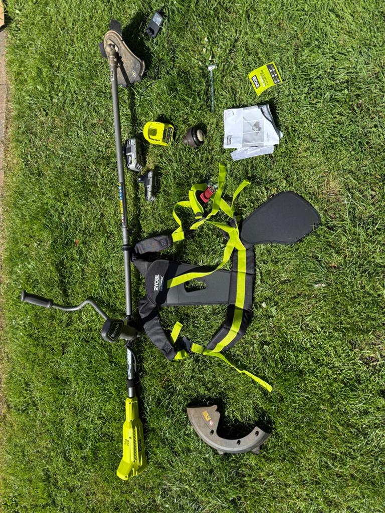 Ryobi elektrische bosmaaier met 2 batterijen, Ophalen, Gebruikt, Elektrisch