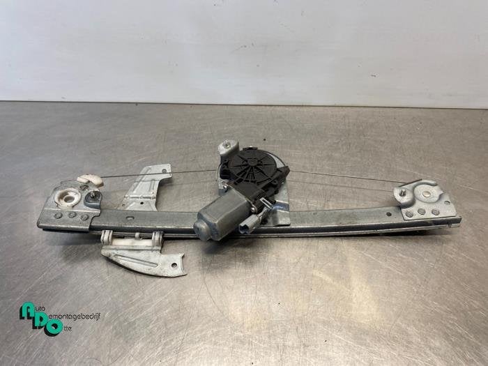 Mécanique vitre 4portes avant droite d'un Peugeot 107 (107, -, 3 mois de garantie, Utilisé, -