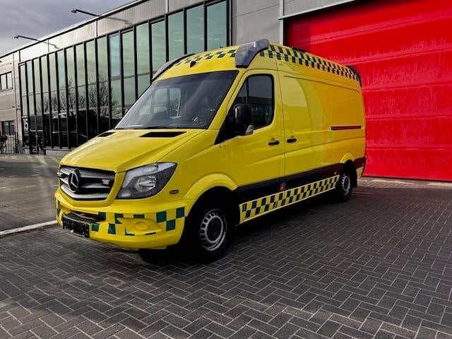 Mercedes-Benz 316 CDI L2H2 Ambulance (bj 2015), Auto's, Automaat, Gebruikt, Mercedes-Benz, Bedrijf