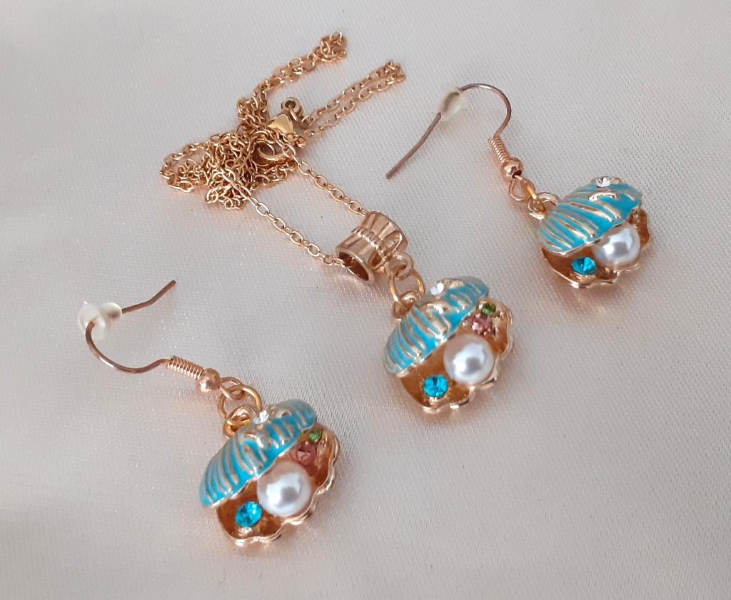 Juwelenset schelp met parel en strass, Enlèvement ou Envoi, Neuf, Bleu, Avec pendentif
