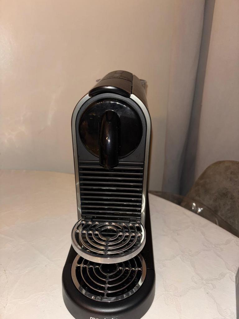 Koffiemachine Nespresso, Elektronische apparatuur, Koffiezetapparaten, Ophalen, Zo goed als nieuw, Koffiemachine