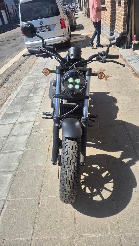 A vendre moro Honda rebel 500, 2 cylindres, Éclairage LED, 471 cm³, 12 à 35 kW