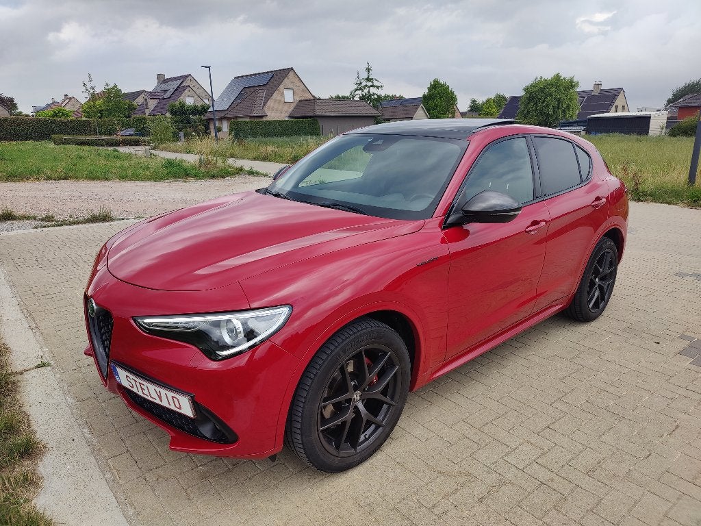 Alfa Romeo Stelvio Veloce 2.2 Q4, Auto's, Automaat, 4 cilinders, Zwart, Diesel