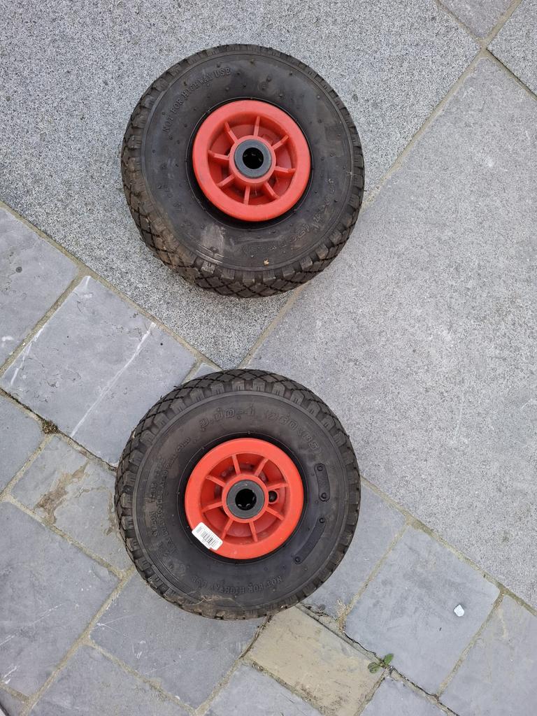 Wielen voor stootkar, Ophalen, Zo goed als nieuw
