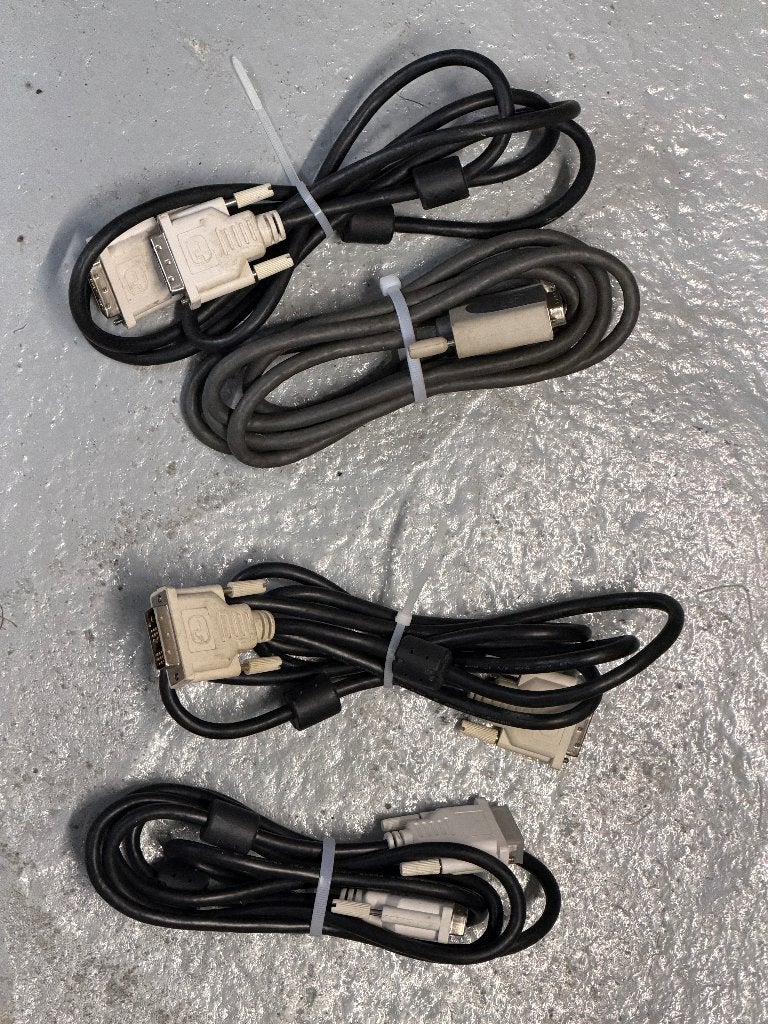 DVI kabel 1,8m, Computers en Software, Pc- en Netwerkkabels, Ophalen of Verzenden, Zo goed als nieuw