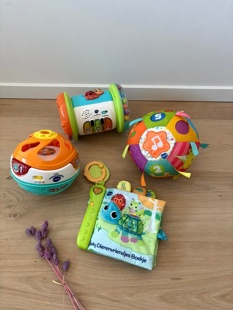 Vtech activiteiten roller 10€, bal 8€ stuk, boekje 6€, Kinderen en Baby's, Ophalen, Zo goed als nieuw