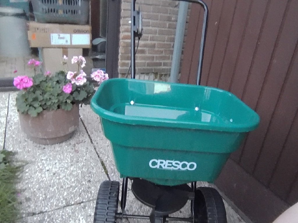 1 nieuwe strooiwagen tuin MOET WEG DOE GERUST U BOD, Jardin & Terrasse, Enlèvement, Neuf, Autres types, Cresco