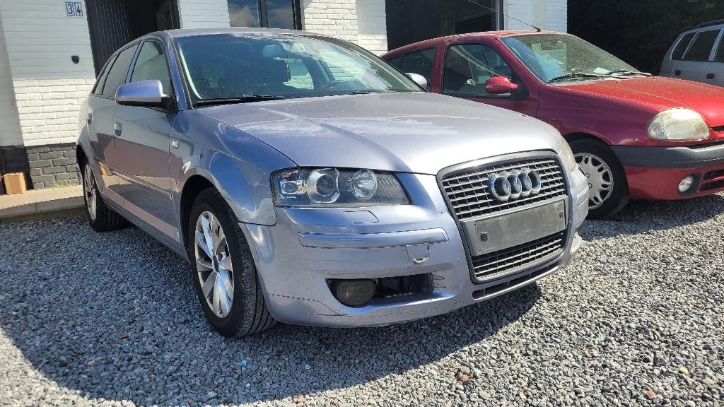 audi A3 1.6i AIRCO PDC LEDER 2005 !!! VOOR ONDERDELEN !!, Autos, Audi, Entreprise, Achat, A3, ABS, Airbags, Air conditionné, Alarme