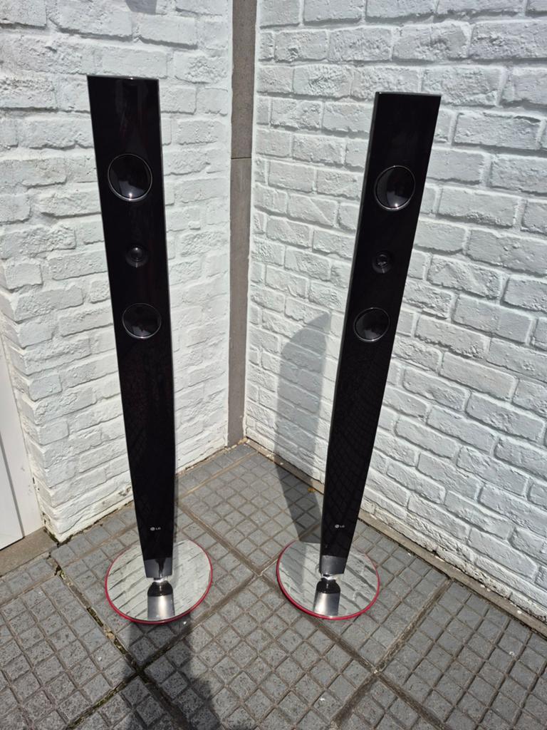 2 x LG HOME CINEMA  Luidsprekers., Ophalen, Gebruikt