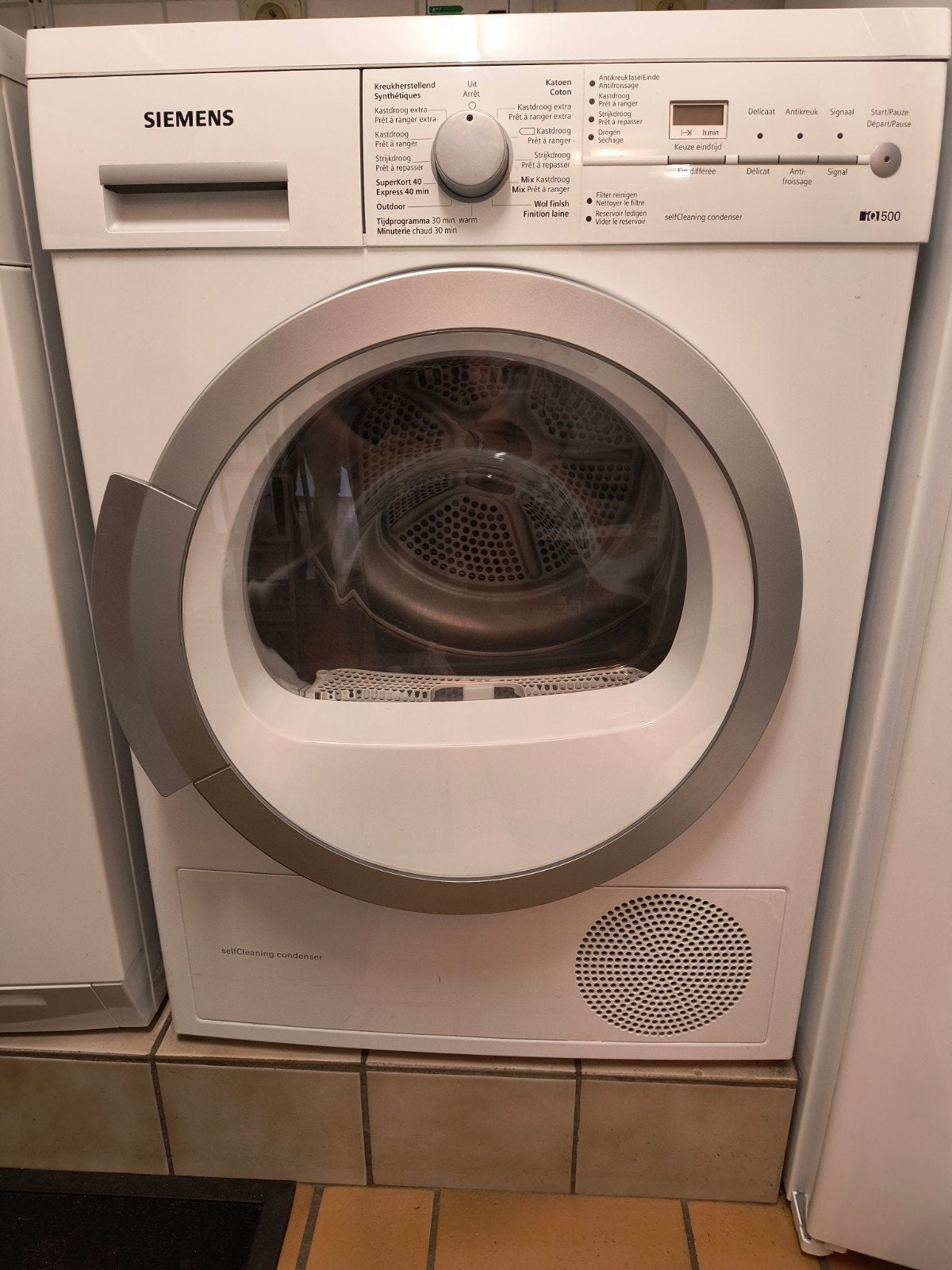 Siemens droogkast met warmtepomp, Electroménager, Classe énergétique A ou plus économe, Chargeur frontal, Enlèvement, Utilisé