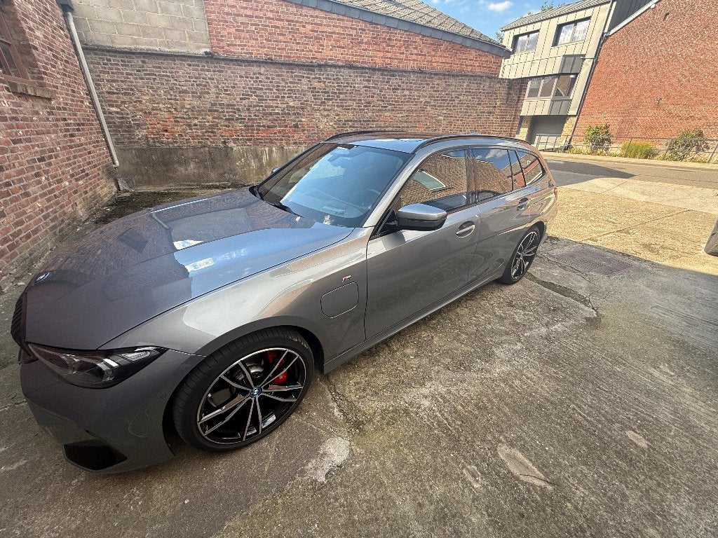 Bmw 330 e M-Sport touring, Autos, Euro 6, Entretenue par le concessionnaire, Noir, 5 portes