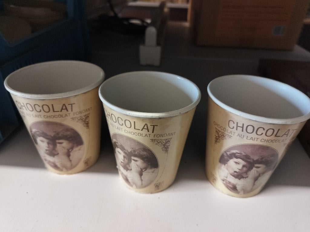 Set van 3 vintage-stijl chocoladebekers / mokken, Ophalen of Verzenden, Zo goed als nieuw, Vintage
