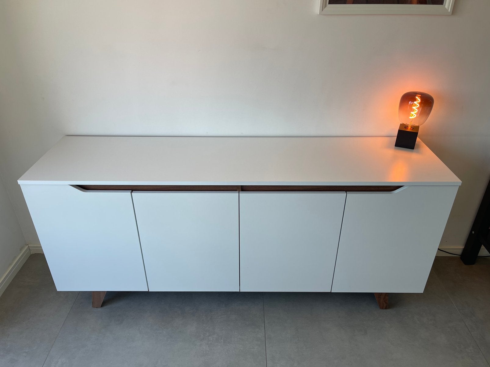 Dressoir wit / walnoot te koop, Huis en Inrichting, Ophalen, Met deur(en), 150 tot 200 cm, Zo goed als nieuw