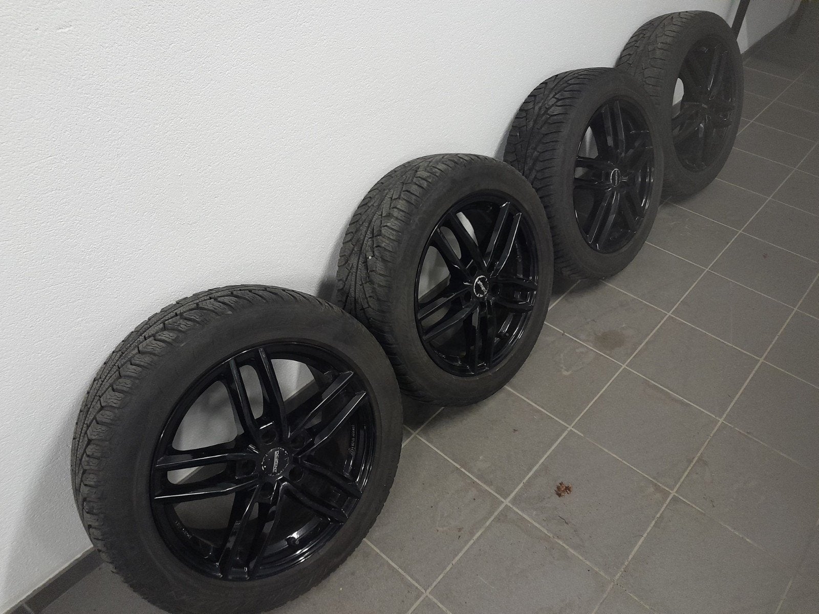 4 jantes et 4 pneus neige pour Mercedes CLA, Ophalen, Band(en)