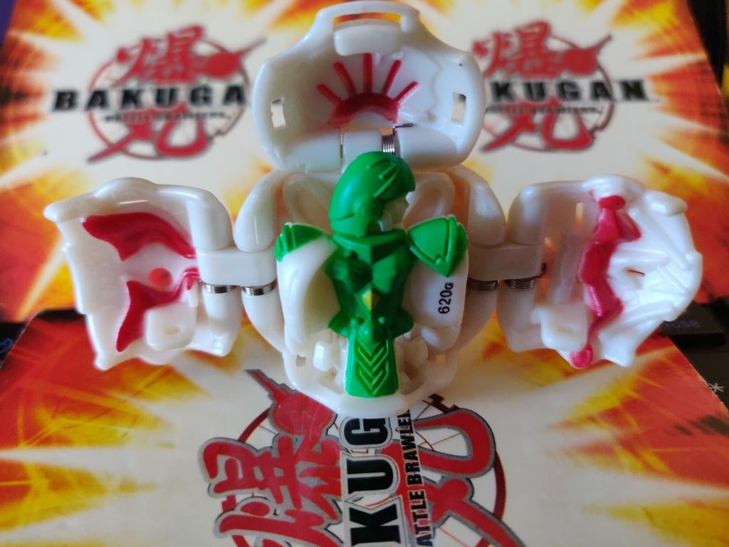 Bakugan battle brawlers Pyrus Lars Lion Pearl 620g, Ophalen of Verzenden