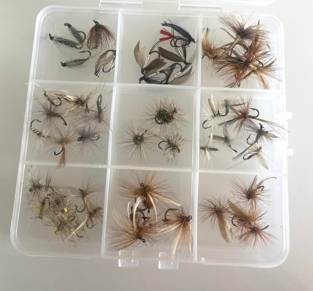 Boîte de 52 mouches sèches, Enlèvement ou Envoi, Comme neuf