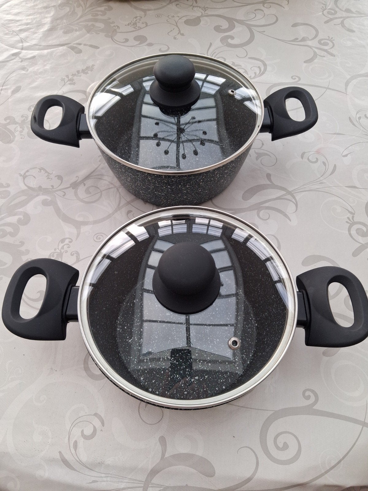deux pots avec couvercles, Avec couvercle, Enlèvement ou Envoi