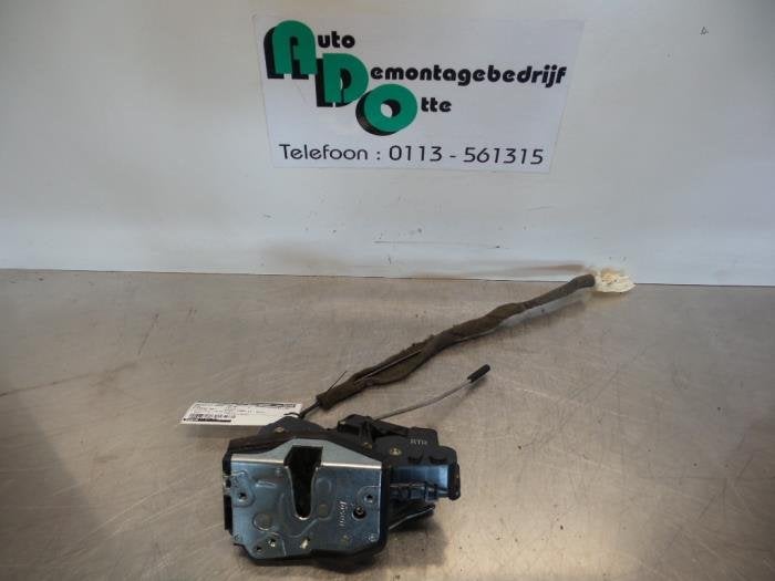 Deurslot Mechaniek 4Deurs rechts-voor van een BMW 3-Serie (3, Gebruikt, -, -, Ophalen of Verzenden