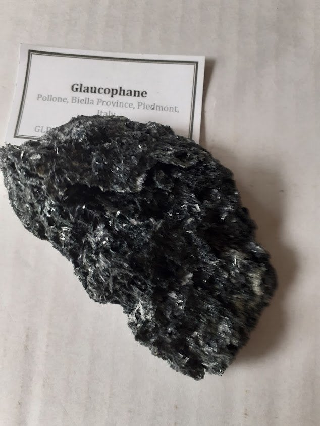 ARRÊTER LE GLAUCOPHANE, Enlèvement, Minéral