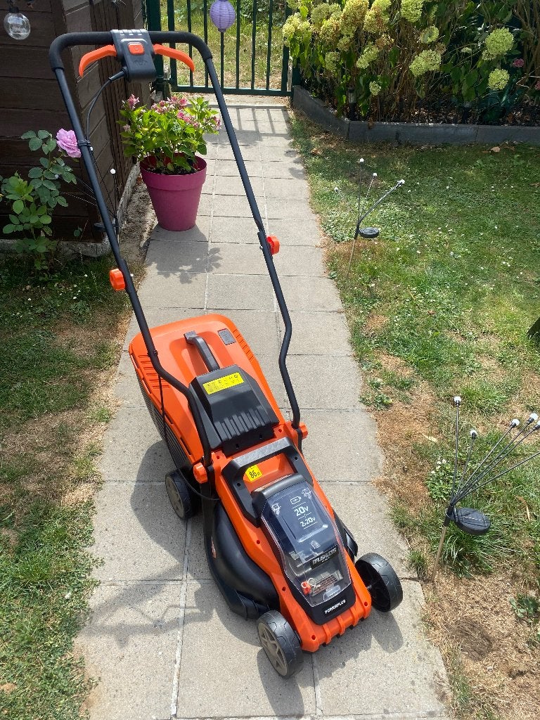 Powerplus POWDPG75610 tondeuse 2x20 V sans batterie, Jardin & Terrasse, Enlèvement, Comme neuf, Tondeuses à gazon sur batterie