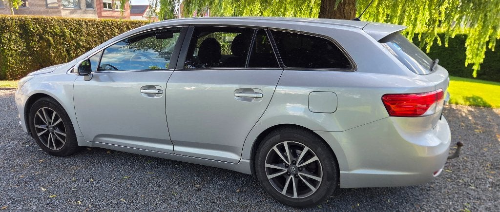 Toyota Avensis Diesel 2.0, Avensis, Noir, 5 portes, Particulier