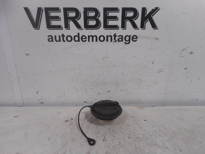 BOUCHON DE RESERVOIR Ford Mondeo II (01-1996/09-2000), Henry-Ford-Straße  1
50735  Köln, DE, Ford-Werke GmbH, Kunden@ford.com