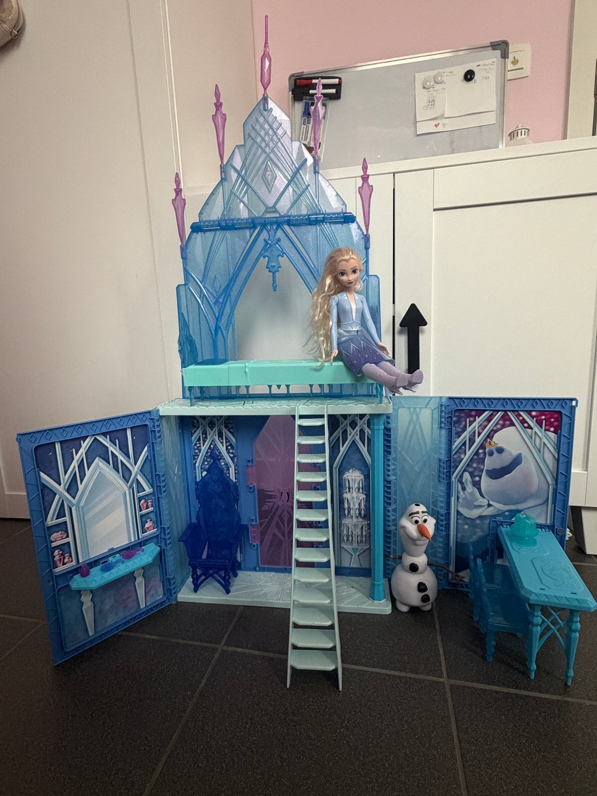 Speelhuisje Elsa, Kinderen en Baby's, Speelgoed | Poppenhuizen, Ophalen, Zo goed als nieuw