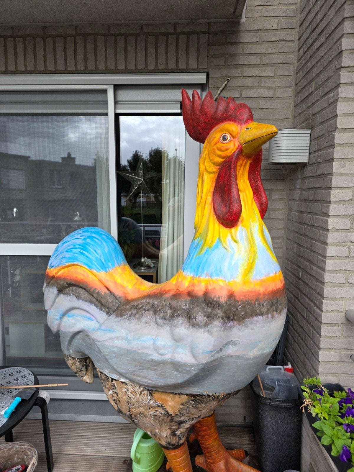 PRACHTIGE GROTE HAAN MOOIE KLEUREN!!, Tuin en Terras, Ophalen, Zo goed als nieuw, Overige materialen, Dierenbeeld