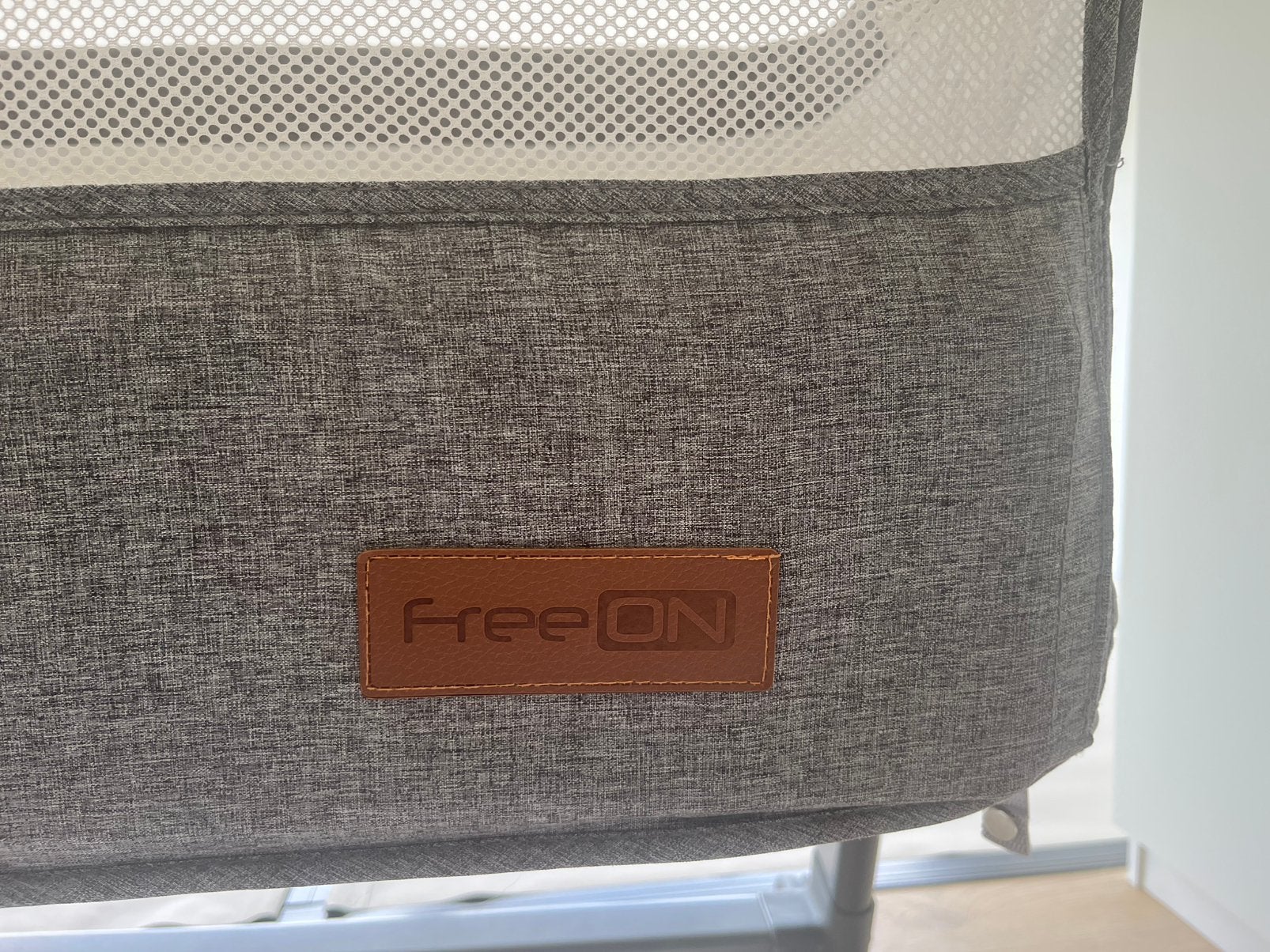 Co-sleeper Free On (incl. 3 hoezen), Ophalen, Zo goed als nieuw