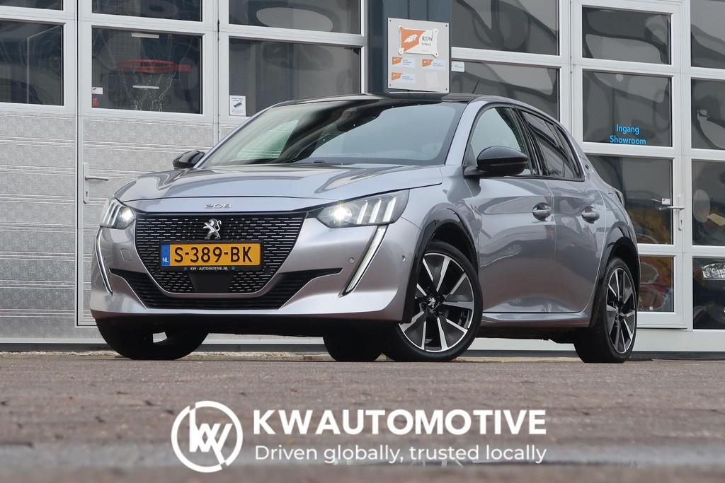 Peugeot e-208 EV GT 350 50 kWh PANO/ VIRTUAL COCKPIT/ CAM/ C, Auto's, Gebruikt, 351 km, 136 pk, Leder en Stof