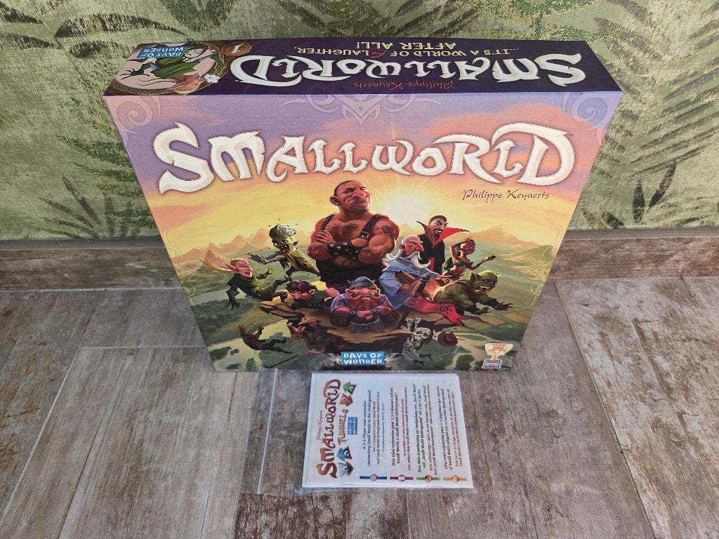 Small World incl. Tunnels uitbreiding, Drie of vier spelers, Ophalen of Verzenden, Zo goed als nieuw, Days of Wonder