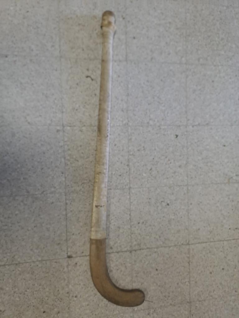 Houten, vintage fieldhockeystick, vroege 20ste eeuw., Sport en Fitness, Ophalen