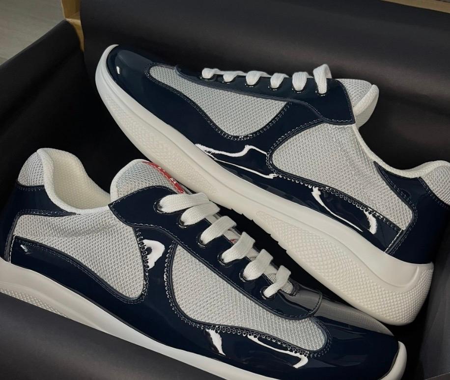 Prada, Enlèvement ou Envoi, Neuf
