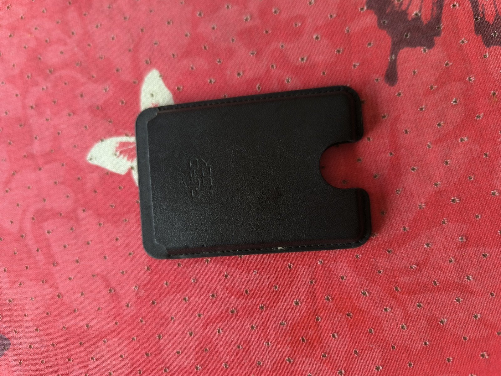 Quad lock wallet, Ophalen