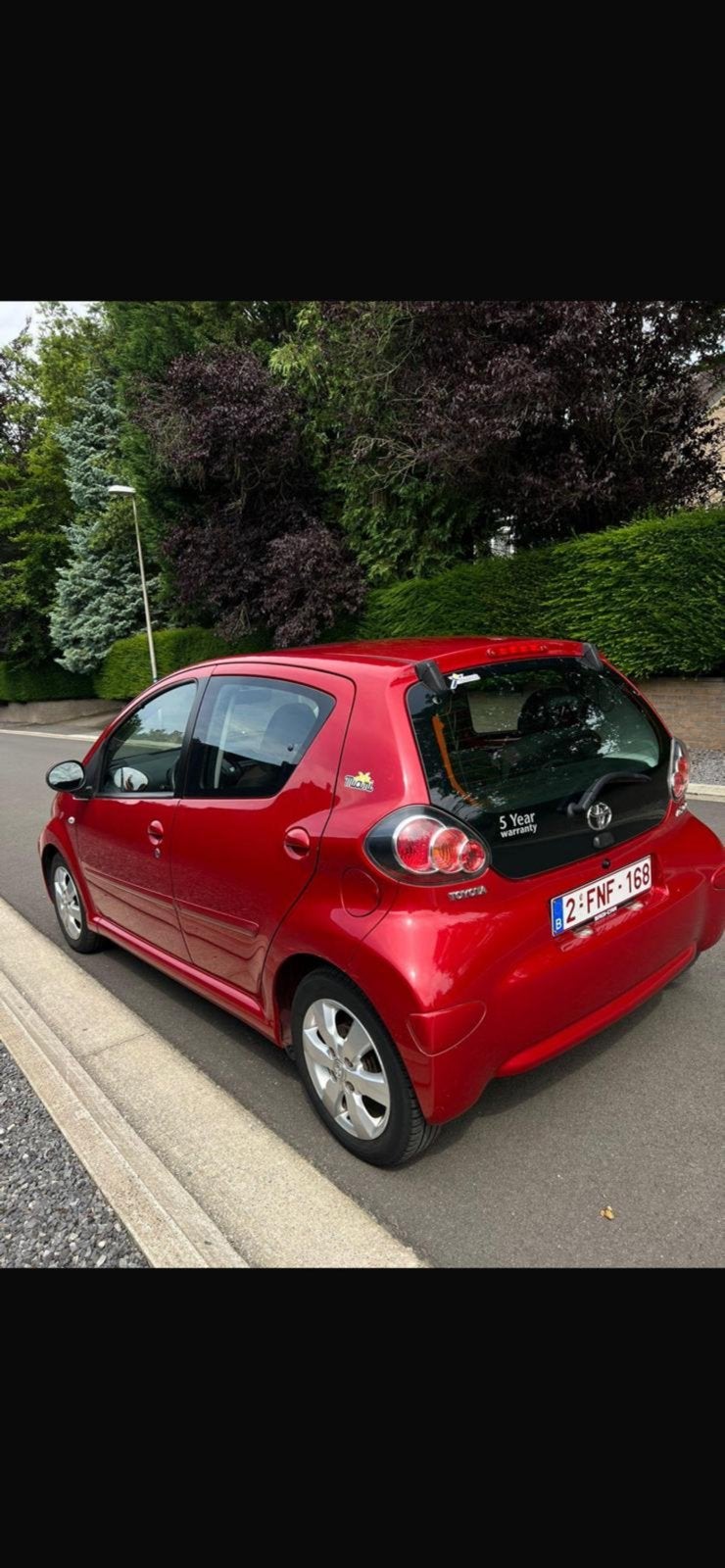 Toyota aygo 1.0 essence, Autos, Toyota, Rouge, Achat, 50 kW, Noir