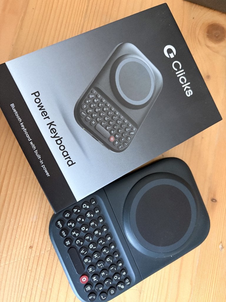 Clicks power keyboard, power charge avec clavier ETAT NEUF, Enlèvement, Comme neuf