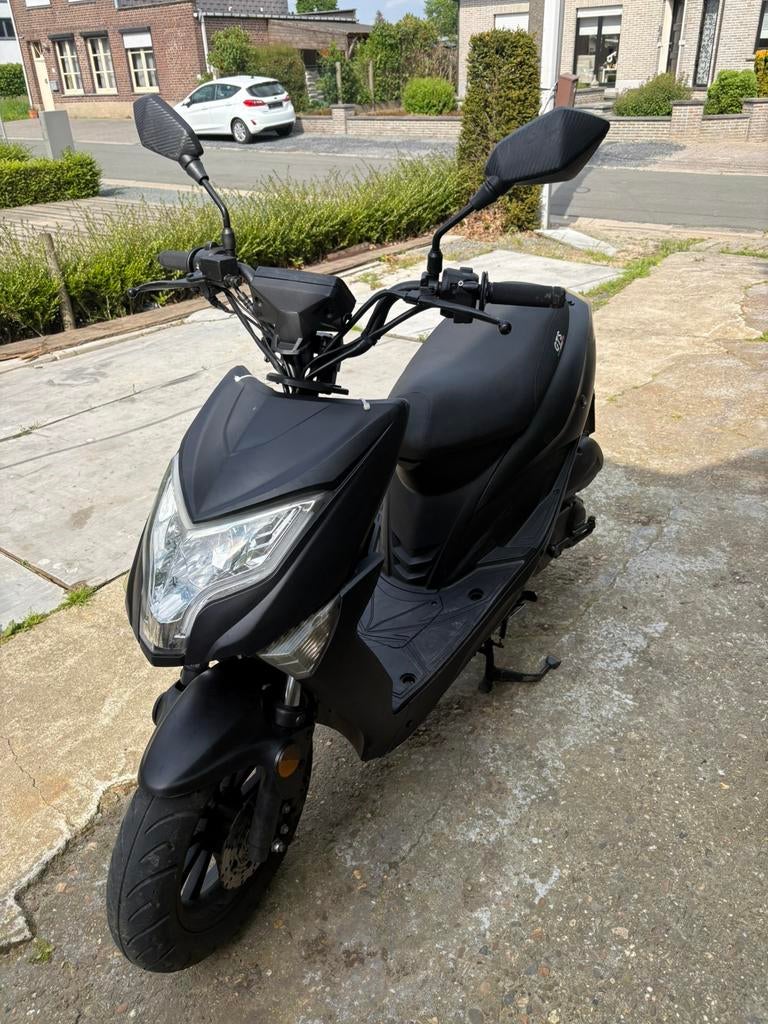 Gts enzo naked, Fietsen en Brommers, Ophalen, Zo goed als nieuw