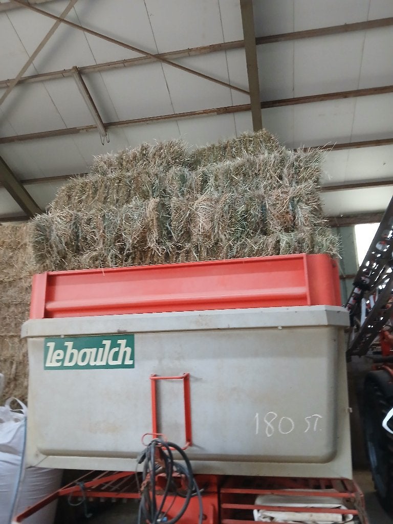 Foin et paille, Articles professionnels, Agriculture | Aliments pour bétail, Enlèvement