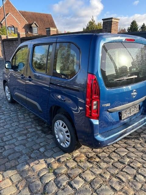 Opel combo 1.5 turbo 7 Plaatsen Bouwjaar 8/2020, Auto's, Blauw, 7 zetels, Bedrijf, 5 deurs