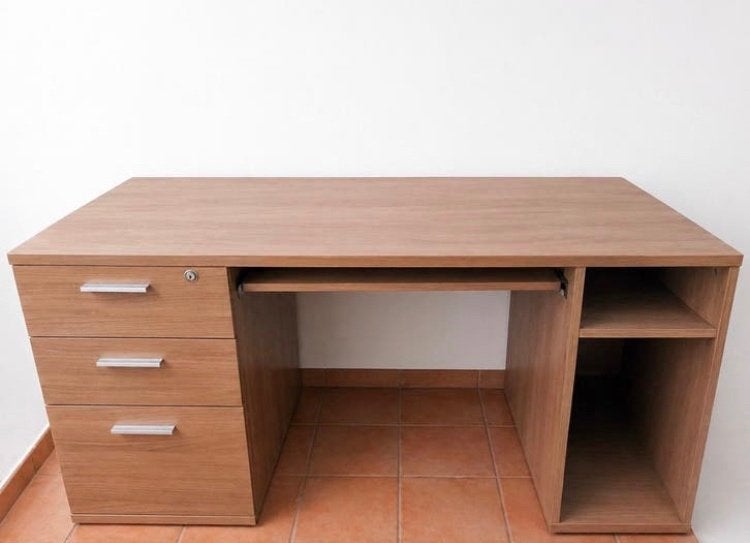Bureau en stoel, Ophalen, Zo goed als nieuw, Bruin
