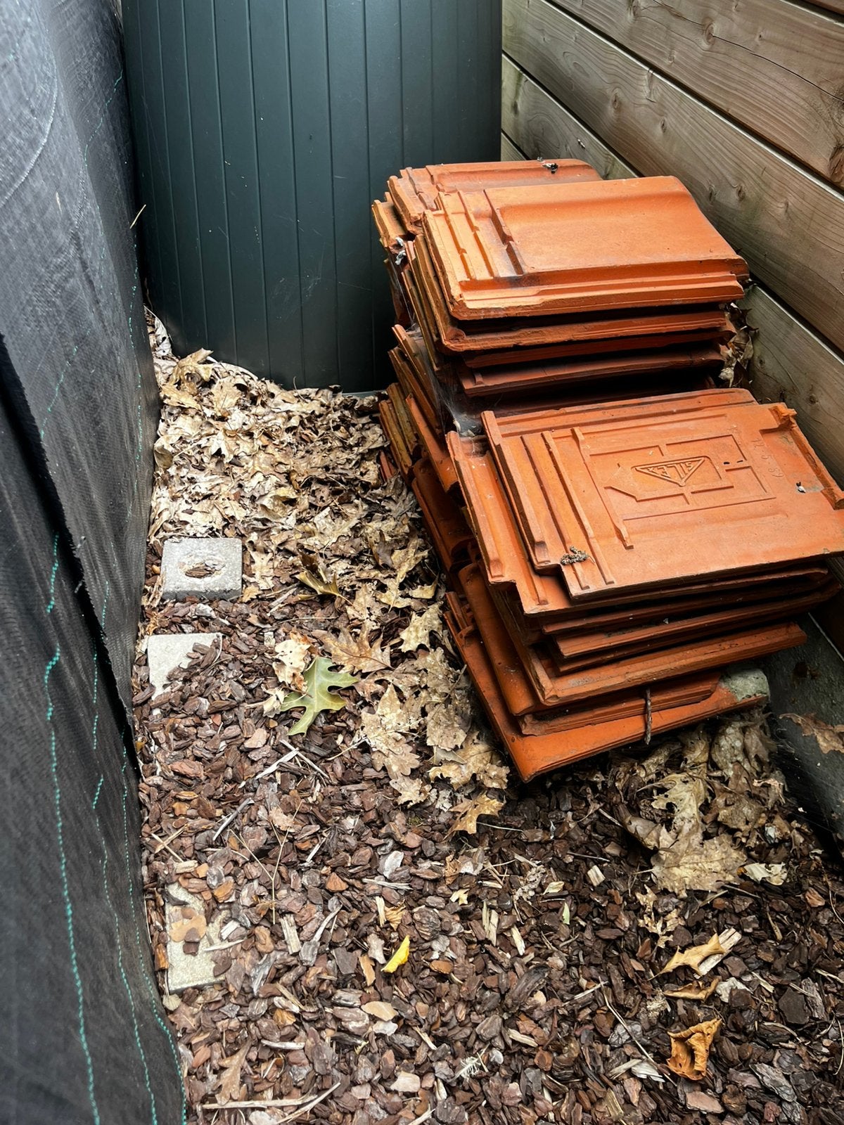 Dakpannen- gratis, Doe-het-zelf en Bouw, Dakpannen en Dakbedekking, Ophalen, Steen of Klei, Zo goed als nieuw, Dakpannen