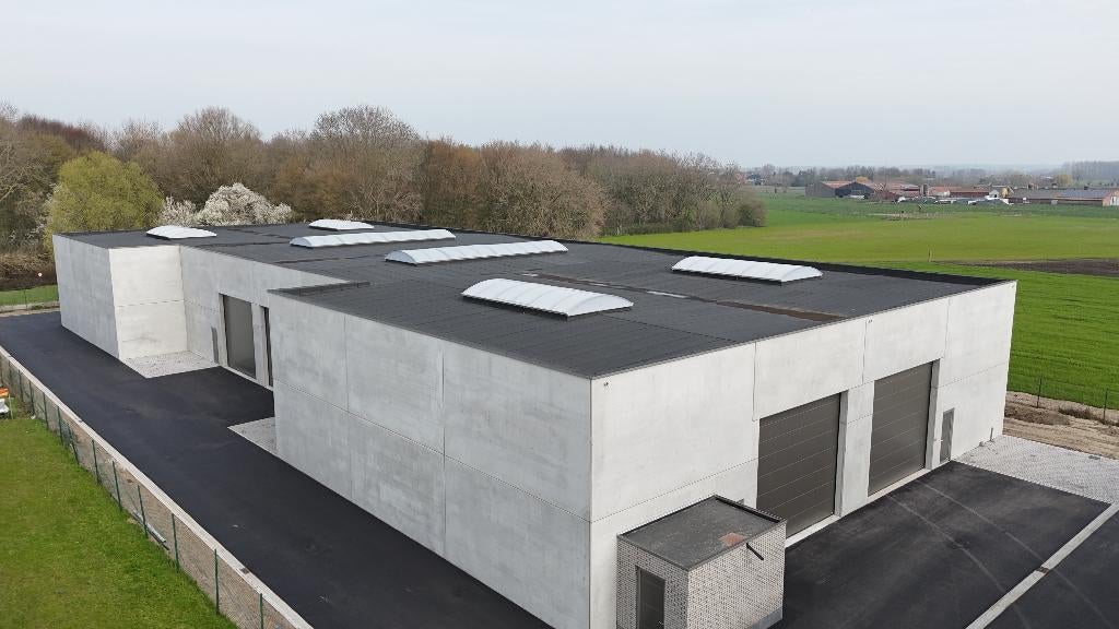 Nieuwbouw loods KMO-UNIT te koop 256m² met 1 parkeerplaats, 200 tot 500 m², Overige soorten, Aartrijke, Provincie West-Vlaanderen