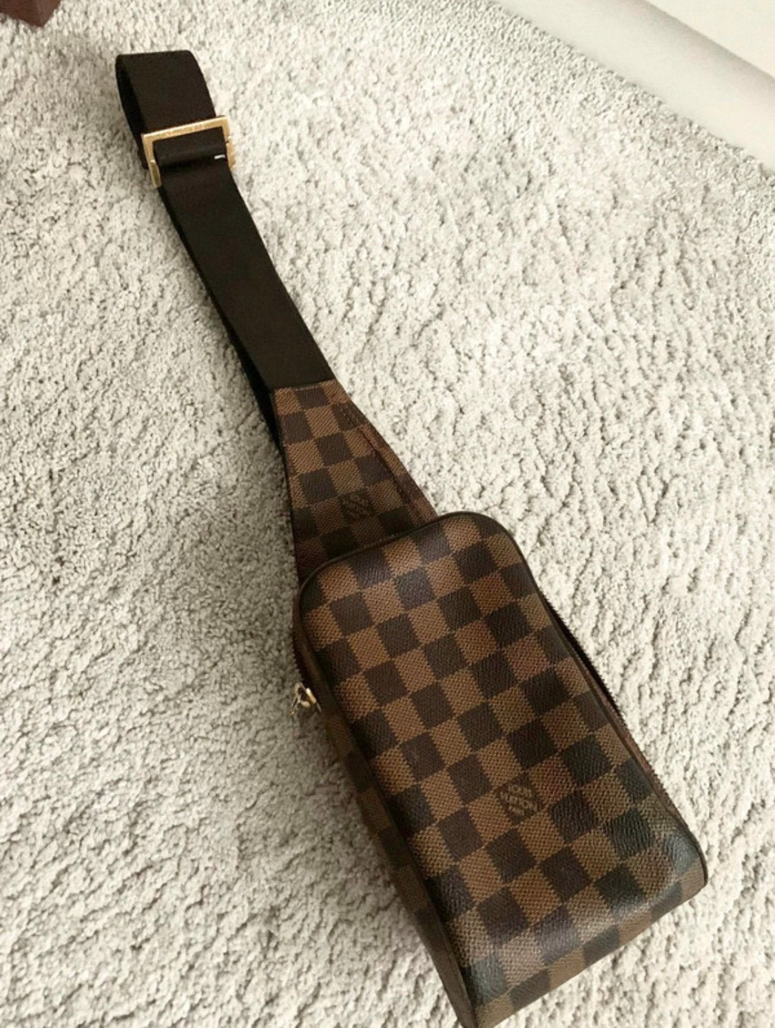 LOUIS VUITTON GERONIMOS, Ophalen, Zo goed als nieuw