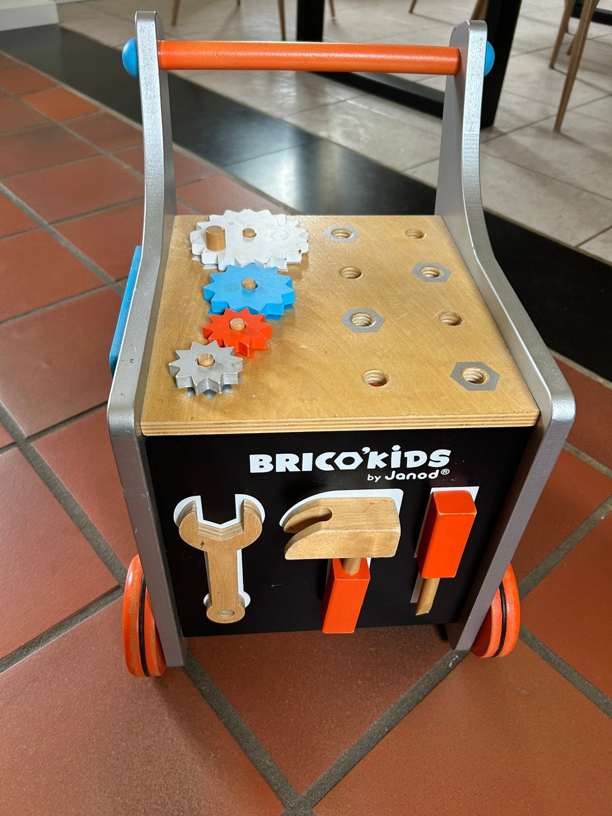 Werkbank/loopkarretje Bricokids by Janod, Kinderen en Baby's, Ophalen, Zo goed als nieuw