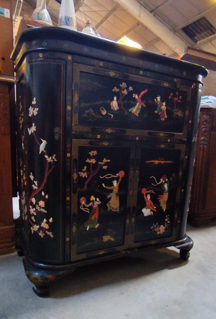 retro.vintage Chinese barkast, Ophalen