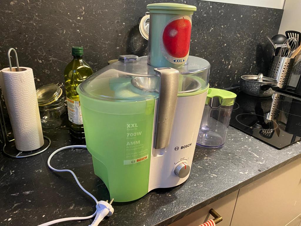 Slowjuicer BOSH Type CNCJ03, Elektronische apparatuur, Ophalen, Zo goed als nieuw, Slowjuicer