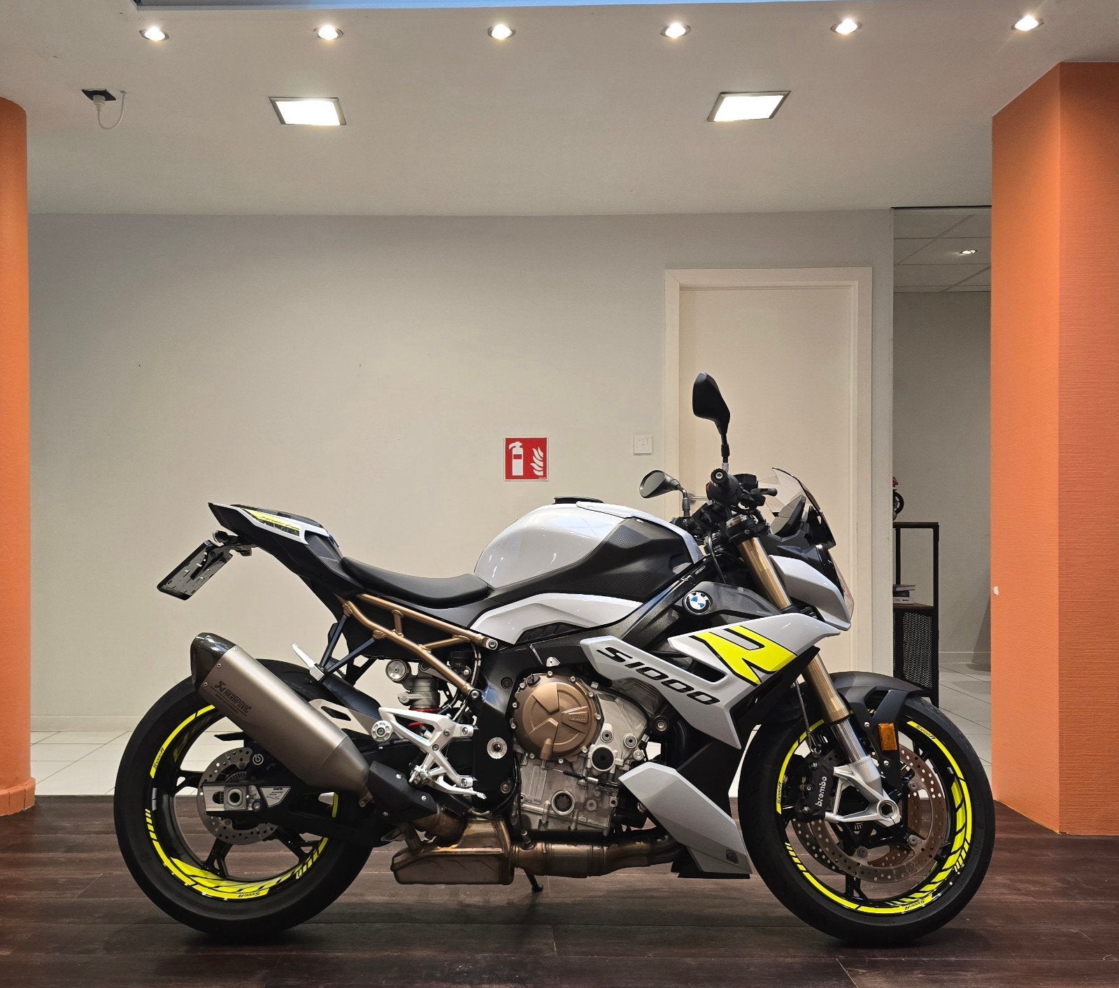 BMW S 1000 R**2022**9.450km**Garantie, Entreprise, ABS, 1000 cm³, Naked bike