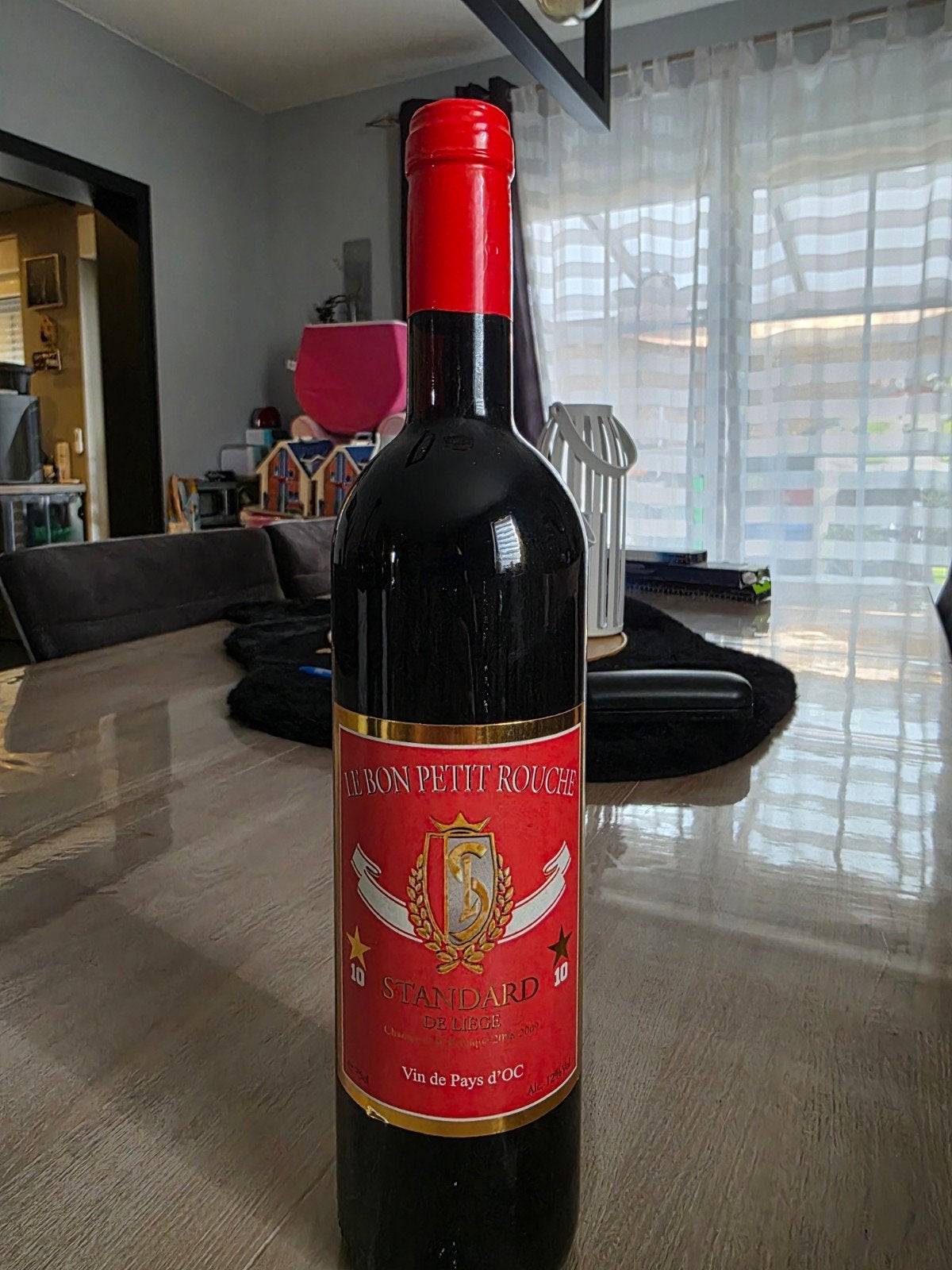 Bouteille du STANDARD de Liège "le bon petit rouche" 2009, Collections, Vins, Enlèvement