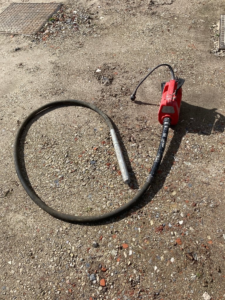 Machine vibrante à béton « Rabbit »., Enlèvement